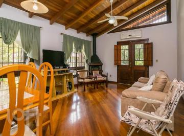 https:__pui.loft.com.br_listings_8998f421-2137-4325-b5e1-9d080f46fc59_photos_f4a7761e?preset=desktop · Casa à venda em Belém Novo com 180 m², 3 quartos, 1 suíte, 1 vaga
