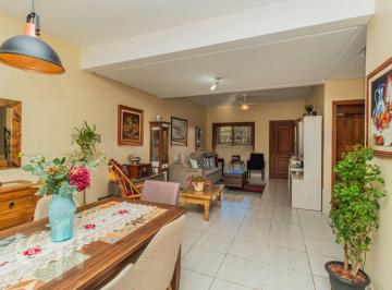 https:__pui.loft.com.br_listings_c652db51-a521-465f-a666-ac816d4b39cb_photos_29fedde5?preset=desktop · Casa à venda em Cavalhada com 232 m², 3 quartos, 1 suíte, 3 vagas