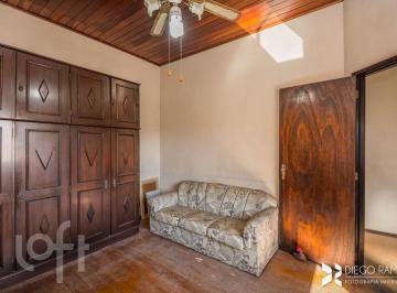 https:__pui.loft.com.br_listings_4d6ec523-78fc-4ed7-b87e-2bef91e96eb5_photos_532e2c48?preset=desktop · Casa à venda em Azenha com 149 m², 3 quartos, 1 vaga