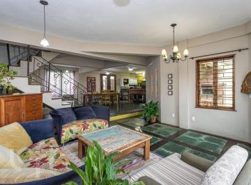 https:__pui.loft.com.br_listings_432454f3-cebc-4dcf-8da7-0288de62d82e_photos_74a32926?preset=desktop · Casa à venda em Vila Jardim com 270 m², 3 quartos, 3 suítes, 5 vagas