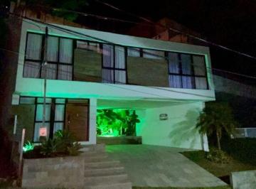 https:__pui.loft.com.br_listings_3deffbb4-3fc7-4369-8fd9-dc12bee96a33_photos_1a110882?preset=desktop · Casa à venda em Nonoai com 284 m², 3 quartos, 1 suíte, 4 vagas