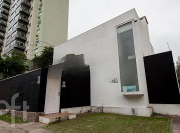 https:__pui.loft.com.br_listings_5da6fbbb-4007-41a9-a15b-d7ef29e3dde3_photos_0d47b14c?preset=desktop · Casa comercial à venda, Petrópolis, Porto Alegre.