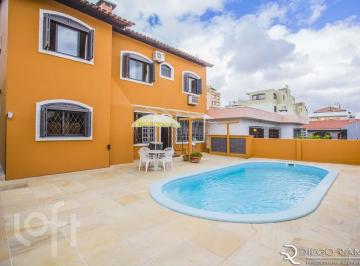 https:__pui.loft.com.br_listings_c190a521-8e6c-45a2-ae93-9031b867fea9_photos_2594765f?preset=desktop · Casa à venda em Cristal com 204 m², 3 quartos, 2 suítes, 7 vagas