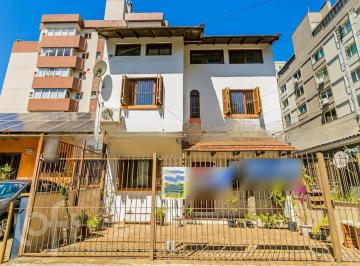 https:__pui.loft.com.br_listings_f39753a2-b1b0-4332-a3d5-cda9f39e0e9f_photos_6c769d9b?preset=desktop · Casa à venda em Petrópolis com 157 m², 4 quartos, 1 suíte, 2 vagas