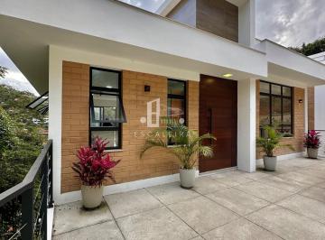 Foto 01 · Casa em Condomínio com 4 Quartos e 1 Suíte em Albuquerque, Teresópolis-RJ - 200m² - Venda