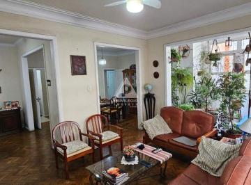 Apartamento · 152m² · 3 Quartos · 1 Vaga · Apartamento de 03 quartos (1 suíte) em Copacabana, no posto 05 com 152 m² e vaga!