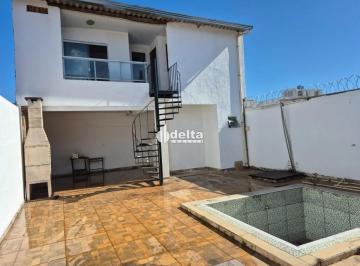 Casa · 96m² · 2 Quartos · 1 Vaga · Casa residencial com 2 quartos disponível para venda no bairro Panorama em Uberlândia-MG.
