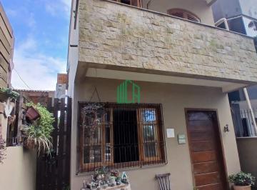 Casa · 100m² · 3 Quartos · 1 Vaga · Sobrado à venda no Rio Vermelho