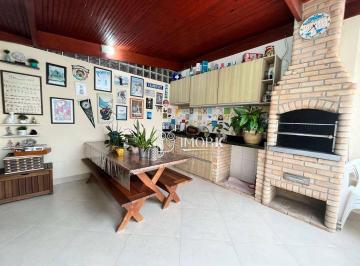 789b4dd14c8e5e102db885240aafe02ac3791189 · Casa em condomínio fechado com 3 dormitórios, suíte, quintal e área gourmet