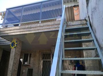 Casa · 60m² · 2 Quartos · Casa 2 quartos e varanda a venda em Olaria Rj