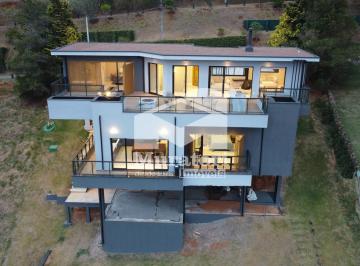Casa · 355m² · 3 Quartos · 3 Vagas · Casa nova em Condomínio