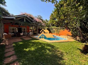 63d7e9020bbc439fcfb272655f583dc5585ac797 · Casa na Barra do Sahy  a apenas 100 metros da praia.  Casa térrea com 3 dormitórios, sendo 2 suítes,
