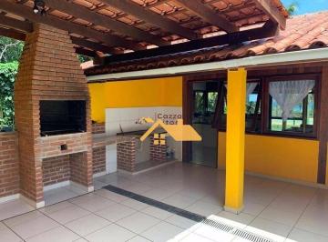 56ef4326f9b1590b8dfdd1488b31a18cb55844b1 · Casa Frente ao Mar na Praia Preta para Locação Anual – 5 Suítes, Acomoda até 18 Pessoas e Quadra de 