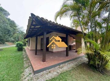 8810ab3fac3e14400733d7da8d08a2f860ce3e7f · Casa Térrea em Condomínio com 3 Suítes, Varanda Gourmet e Lazer Completo em São Sebastião