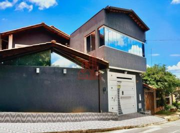 Casa · 220m² · 3 Quartos · 3 Vagas · Casa de Alto Padrão com Automação e Lazer Completo