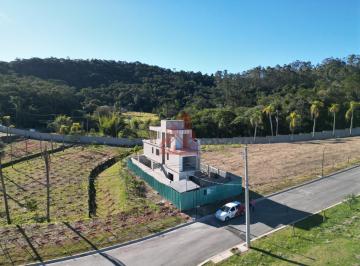 Casa · 130m² · 3 Quartos · 2 Vagas · Projeto Modelo - Segurança, Lazer e Privacidade ao Lado da Natureza!