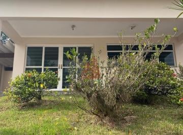 Casa · 194m² · 3 Quartos · 3 Vagas · Casa à Venda – Localização Privilegiada no Centro de São Roque!