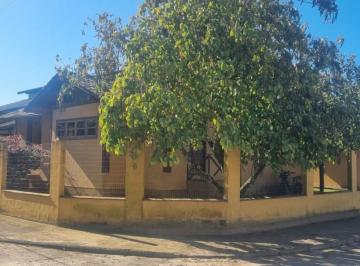 202509191458467818.jpeg · Casa para Venda em Florianópolis, Rio Tavares, 3 dormitórios, 1 suíte, 3 banheiros, 2 vagas