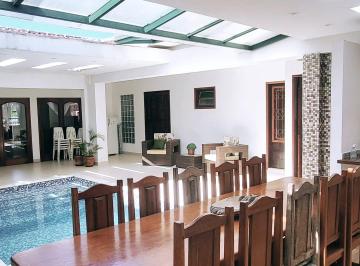 Casa de 4 quartos, Ubatuba · Mansão Frente a Praia em Ubatuba