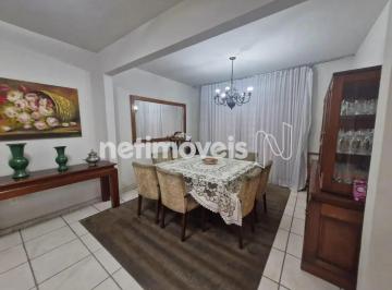 Casa · 300m² · 4 Quartos · 2 Vagas · Casa no Padre Eustáquio. Lote independente, ótimo estado de conservação!