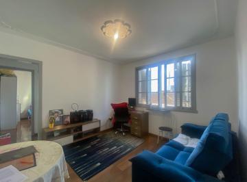 Apartamento · 43m² · 1 Quarto · Apartamento à venda na Azenha, Porto Alegre – 1 dormitório, banheiro completo