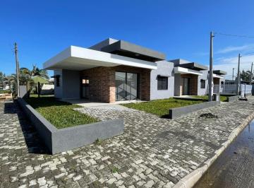 Casa · 78m² · 2 Quartos · Casa geminada com 02 quartos, próxima a Praia, no bairro Jardim Beira-Mar, em Capão da Canoa.