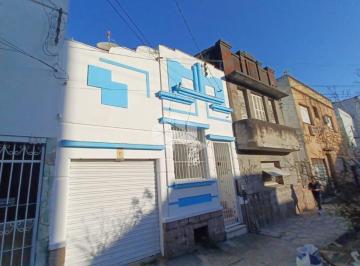 Casa · 100m² · 3 Quartos · 1 Vaga · Casa à venda na rua Lobo da Costa no bairro Azenha em Porto Alegre / RS.