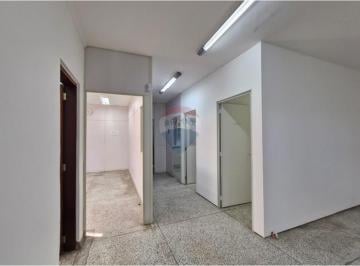 Comercial · 154m² · 4 Vagas · Sala Comercial  para Alugar, 250 m² por R$ 8.300,00 /Mês - Vinhedo