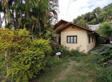 Casa · 190m² · 4 Quartos · 1 Vaga · Terreno com casa de madeira