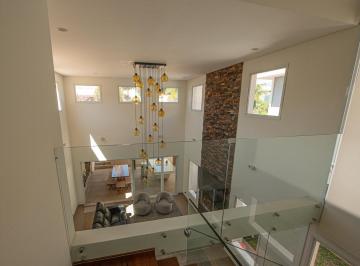 IMG_20260606_105120_000.jpeg · Casa no condomínio Condominio Santa Maria para venda com 3 quartos, sendo 3 suítes, 325m² - remaxemp