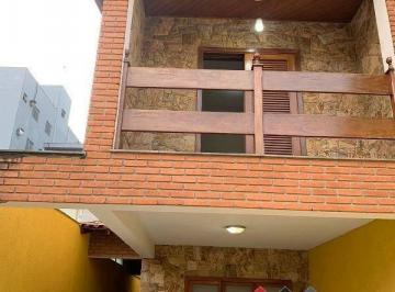 Casa · 130m² · 3 Quartos · 4 Vagas · Sobrado - Centro