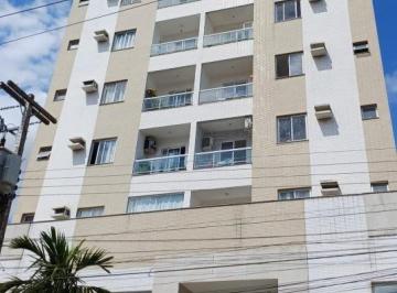Prédio · Apartamento à venda em Campos dos Goytacazes-RJ, Parque Turf Club: 2 quartos, 1 suíte, 2 salas, 2 ba