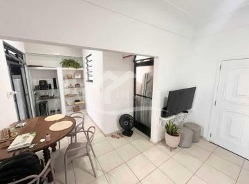 Apartamento · 65m² · 2 Quartos · Maravilhoso 2 quartos no coração de Ipanema