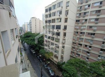 Apartamento · 100m² · 2 Quartos · 2 Vagas · MARAVILHOSO APARTAMENTO ORIGINAL DE TRÊS QUARTOS COM VARANDA E VISTA PARA O MAR