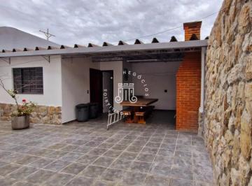 Casa · 200m² · 4 Quartos · 3 Vagas · CASA NA COLÔNIA COM 4 QUARTOS SENDO UMA SUÍTE EM JUNDIAÍ - SP
