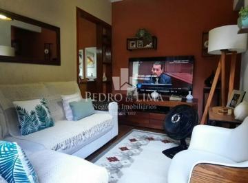 Casa · 400m² · 4 Quartos · 2 Vagas · Terreno com duas casas na Ponte Rasa