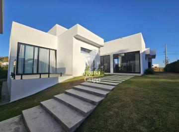 Casa · 336m² · 3 Quartos · 4 Vagas · Casa plana condomínio Gran Royalle - Betim - MG