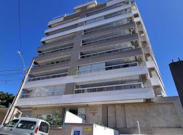 a99f2cebb2c9ba4be8ba6232fea6db29a95bb0e1 · À venda | 75 m², Sacada com Churrasqueira, 2 quartos e 1 vaga - Barreiros, em São José.