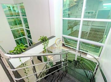 9a089d3b3b0917c866a7bd0b87d1eeee901644a1 · Sobrado à venda com 300m² de Área construída, 3 Suíte com Com Closet e 1 com Hidromassagem, Localiza