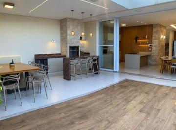 Casa · 250m² · 3 Quartos · 4 Vagas · Sobrado com 3 quartos à venda, Bairro Jardim Europa - Uberlândia/MG