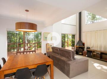 Casa · 250m² · 3 Quartos · 2 Vagas · CASA EM CONDOMÍNIO PRÓXIMO AO PARQUE BACACHERI COM TERRENO PRIVATIVO DE 465M² E 3 SUÍTES
