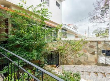 Casa · 210m² · 3 Quartos · 6 Vagas · Sobrado com 3 quartos à venda em Jardim da glória - SP