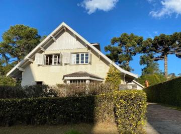Casa · 2738m² · 5 Quartos · LINDO SOBRADO - CAMPOS DO JORDÃO -SP