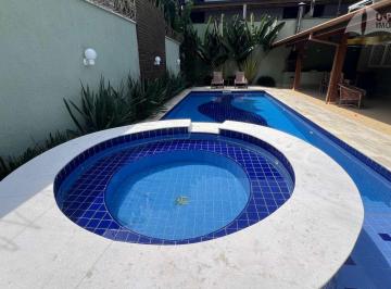 Casa · 350m² · 5 Quartos · 6 Vagas · Casa fora de condomínio disponível para venda, em Juquehy.