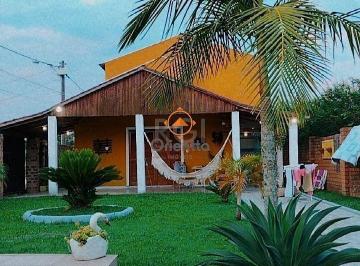 Casa · 191m² · 3 Quartos · 2 Vagas · Casa com Piscina no bairro Lami