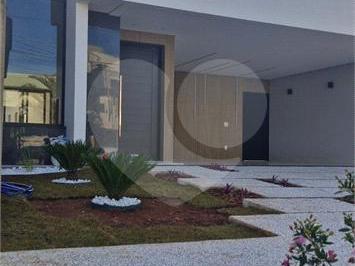 Casa · 183m² · 3 Quartos · 4 Vagas · Condomínio com 3 quartos à venda em Cascata - SP
