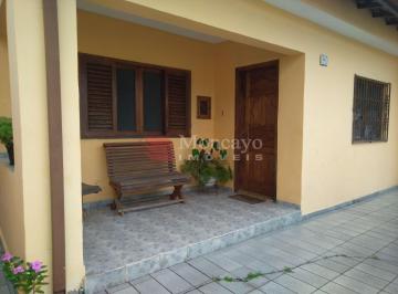 Casa · 200m² · 3 Quartos · 2 Vagas · Casa com 3 quartos para venda no Centro, Caraguatatuba - SP.