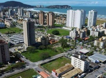 Terreno · Terreno à Venda na Praia da Enseada, Guarujá