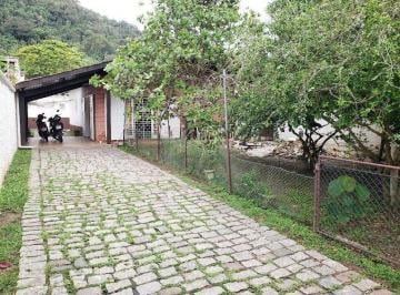 Casa · 2 Quartos · 5 Vagas · Casa Beira Mar à Venda no Jardim Guaiuba em Guarujá