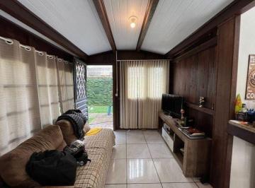 Casa · 100m² · 3 Quartos · Terreno medindo 11 X 39,66 com 2 casas de alvenaria